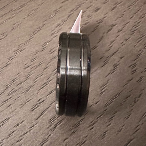 Men’s Black Tungsten band. Very durable with a classic look. Size 10 - Picture 1 of 3